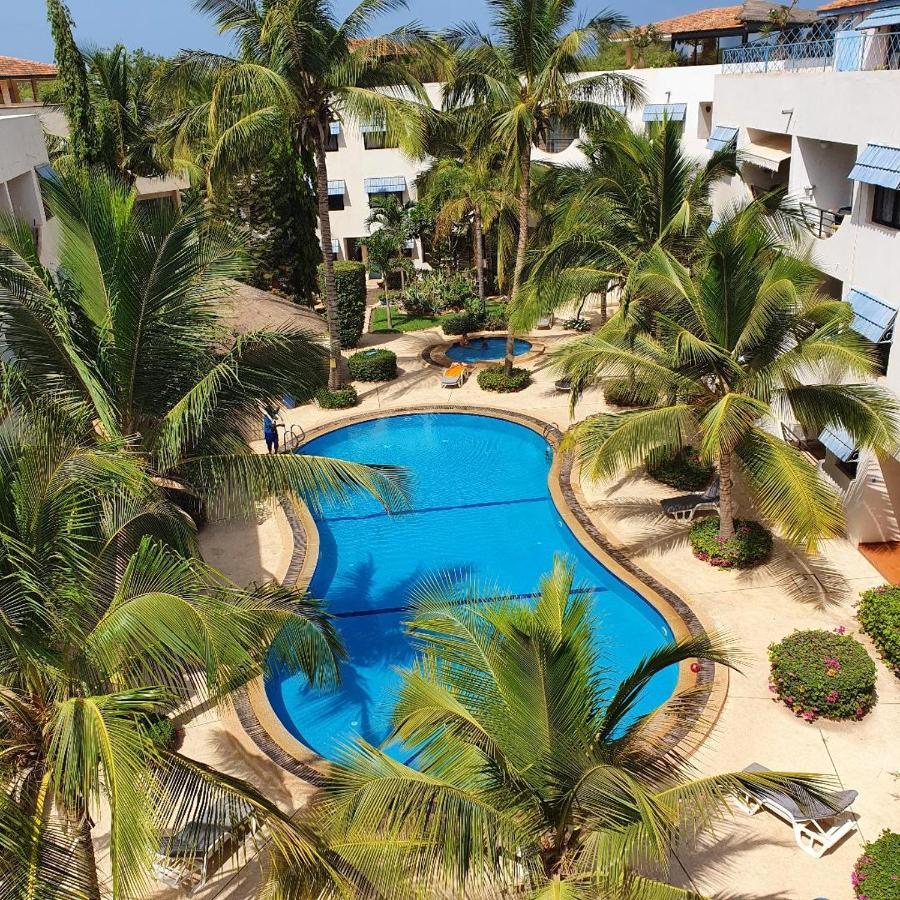 Superbe Appartement Avec Piscine, Proche Centre Ville, Restaurant, Mer Saly Екстер'єр фото